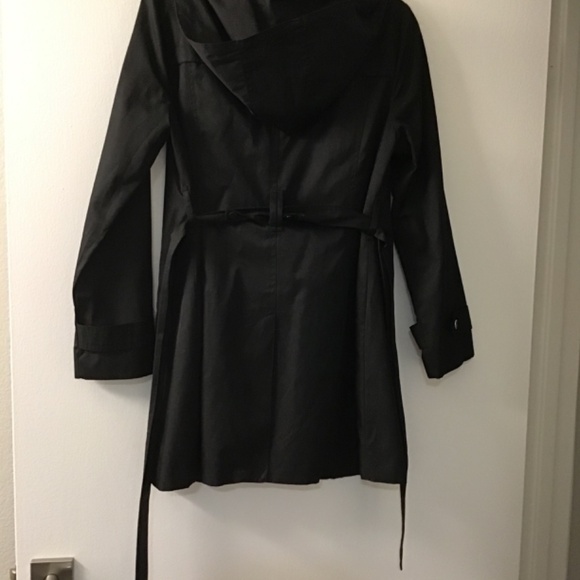 LONDON FOG Women's Single Breasted Long Trench Coat and Belt - Picture 2 of 4